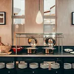 Leonardo 4* Kolonia