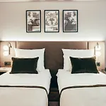 Hotel Leonardo