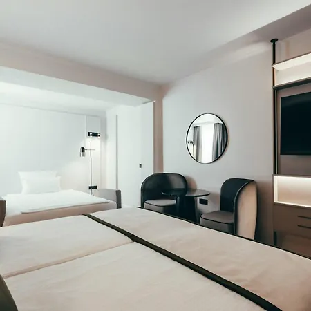 Leonardo 4* Colonia
