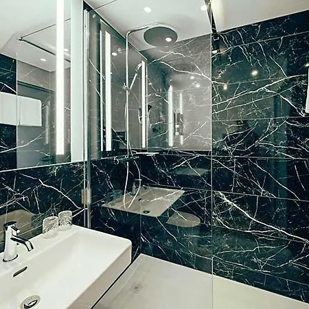 Leonardo Hotel 4*