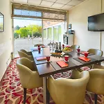 Hotel Leonardo 4*