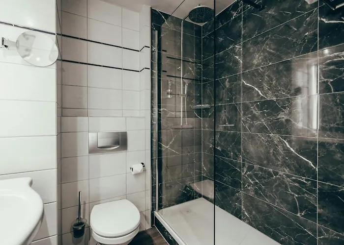 Leonardo 4* Colonia